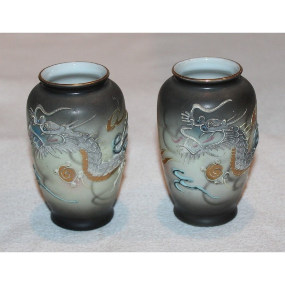 set of 2 VTG dragonware moriage porcelain 3.75" vases marked LAC Princesa Japan